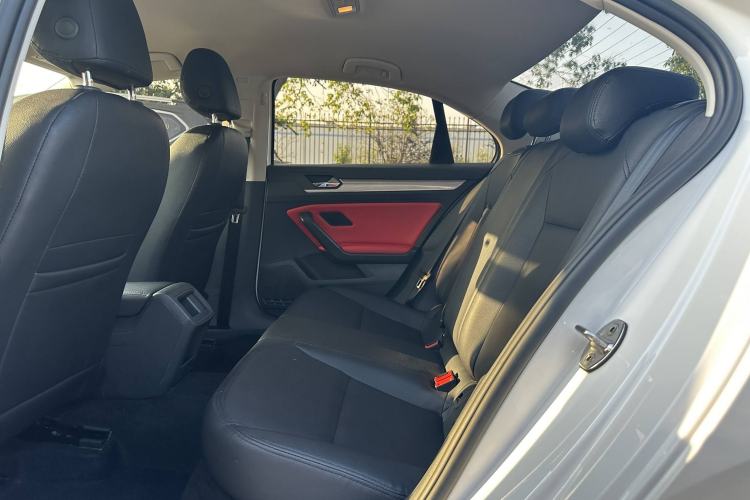 Used Volkswagen Lamando 2019 230TSI DSG Fashion Edition China VI
