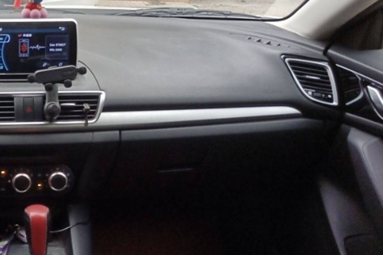 Used Mazda Mazda 3 Axela 2014 Sedan 1.5L Automatic Comfort Model
