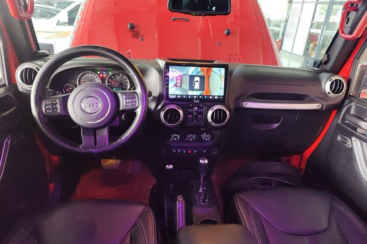 Used  Wrangler 2015 3.0L Sahara Four-Door Edition
