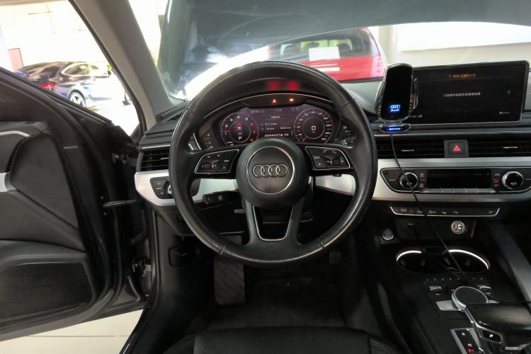 Used Audi A4L 2019 40 TFSI Fashion Edition China VI Emission Standard