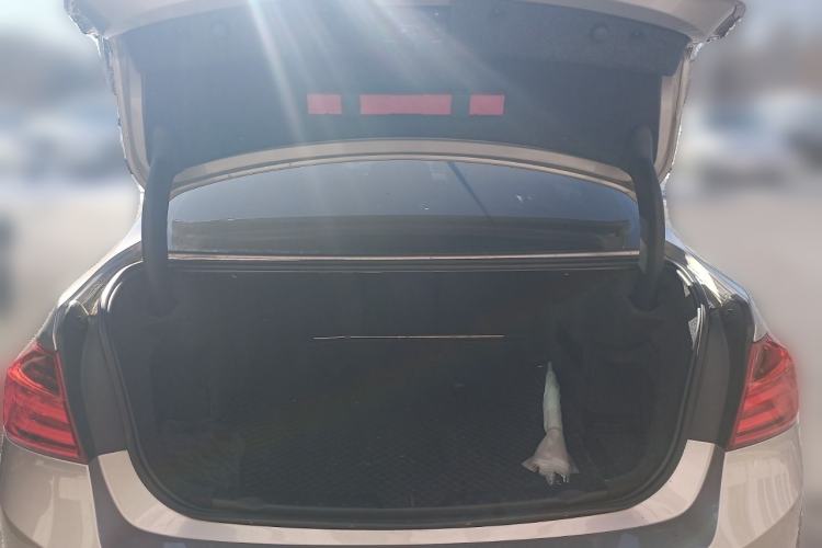 Used BMW 3 Series 2015 320Li Luxury Edition Fashion Model
