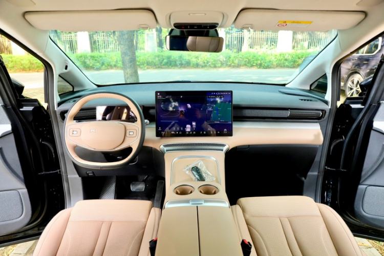 Used XPeng X9 2024 702 Ultra-Long Range Max