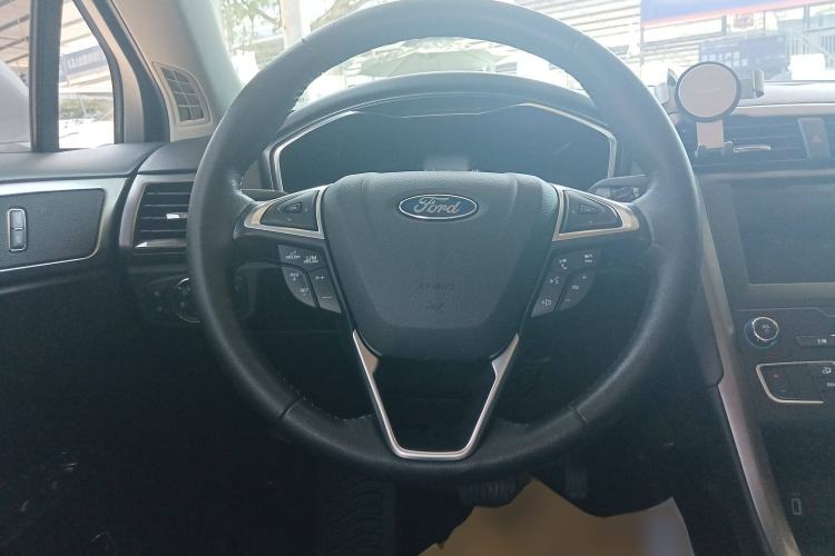 Used Ford Mondeo New Energy 2018 2.0 PHEV Smart-Controlled Fashion Edition China VI Standard