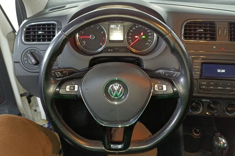 Used Volkswagen Polo 2016 1.6L Automatic Comfort Model
