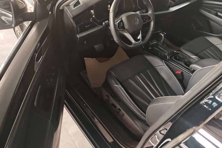 Used Volkswagen Passat 2024 380TSI Dragon Edition
