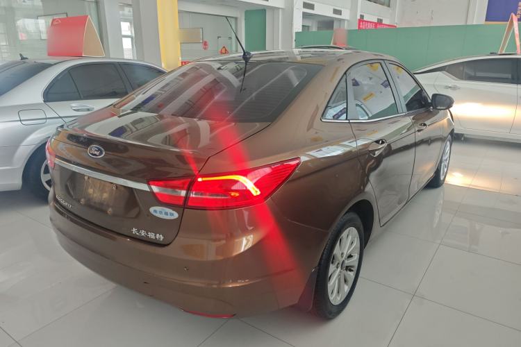 Used Ford Escort 2015 1.5L Automatic Fashion Model