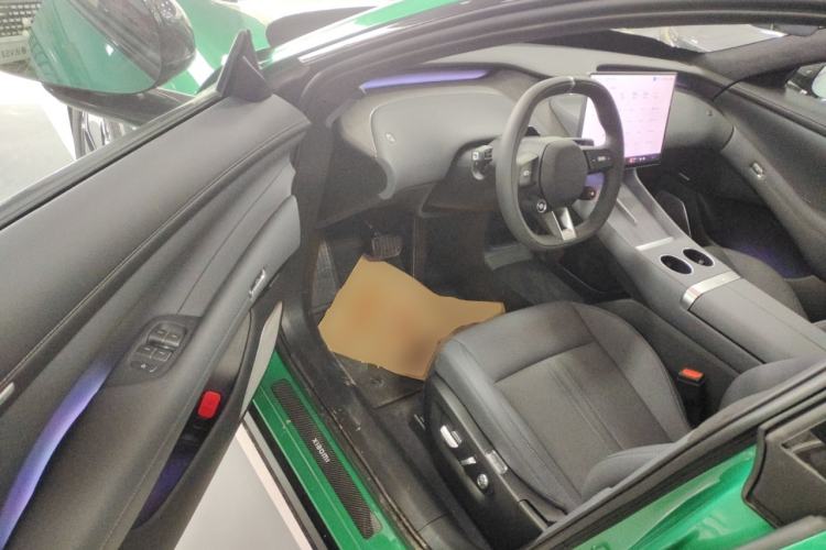 Used Xiaomi Auto YU7 2025 Ultra-Long Range High-Performance All-Wheel-Drive Max Edition
