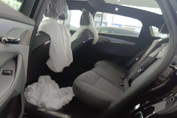 Used VOYAH PASSION 2024 PHEV Four-Wheel Drive Ultra-Long Range Flagship Model
