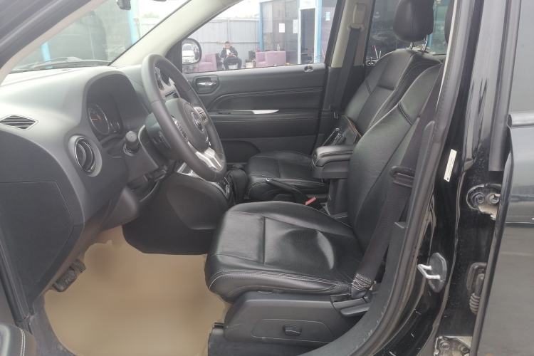 Used  Compass (Import) 2014 Revised Version 2.0L Two-Wheel Drive Elite Edition
