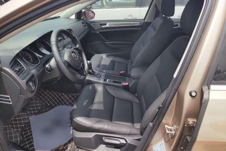 Used Volkswagen Golf 2015 1.4TSI Automatic Comfort Model
