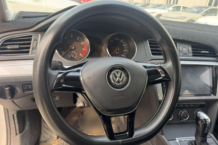 Used Volkswagen Lamando 2017 230TSI DSG Fashion Edition