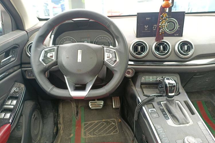 Used Wey VV5 2017 2.0T Ultra-Luxury Version
