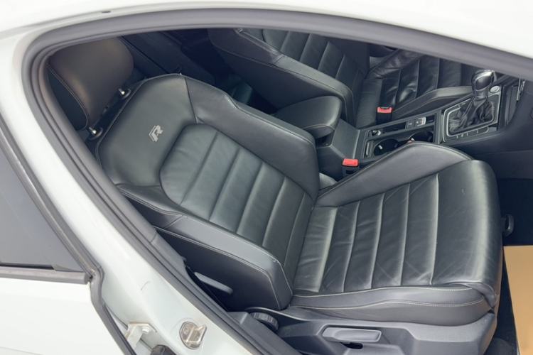 Used Volkswagen Golf 2015 2.0 TSI R