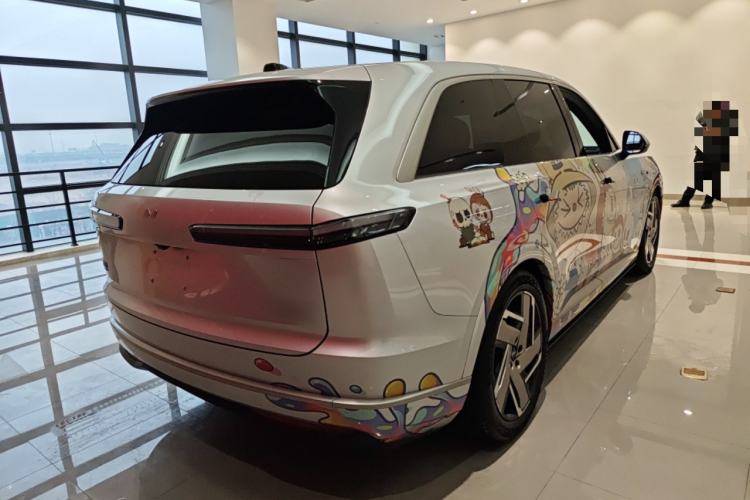 Used ONVO Luxeed L90 2025 Model—Ultra Six-Seater Version
