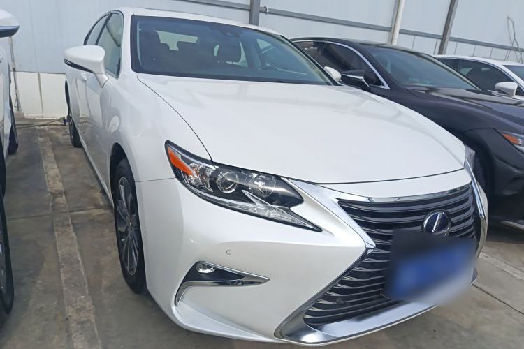 Used Lexus ES 2015 300h Comfort Edition
