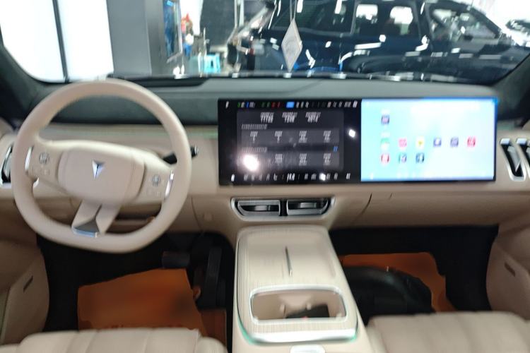 Used  S09 2025 Four-Wheel Drive Ultra+ Custom Edition
