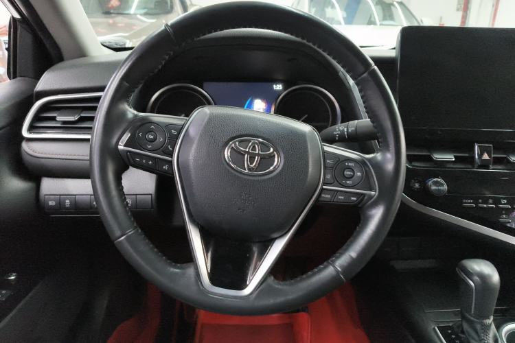 Used Toyota Camry 2023 2.0G Luxury Edition
