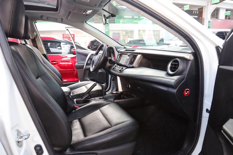 Used Toyota RAV4 2015 2.0L CVT Two-Wheel Drive Fashion Edition
