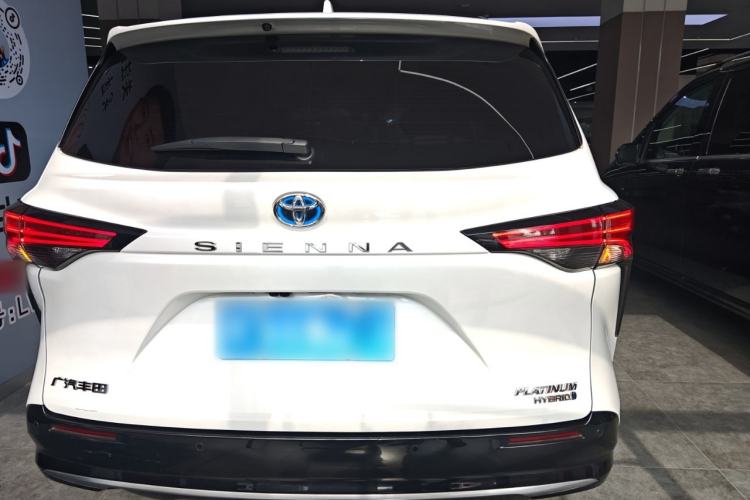 Used Toyota Sienna 2021 2.5L Hybrid Platinum Edition
