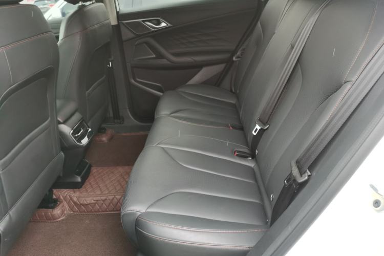 Used Roewe D5X DMH 2024 135 Luxury Edition
