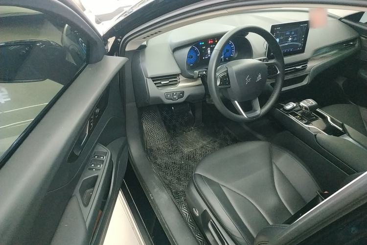 Used Hongqi E-QM5 2022 431 km Charge & Enjoy Edition
