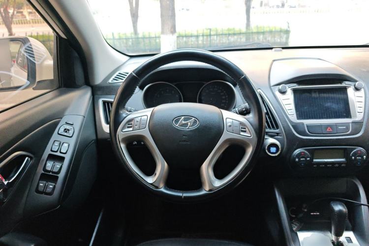 Used Hyundai ix35 2015 2.0L Automatic 2WD Smart Type China IV
