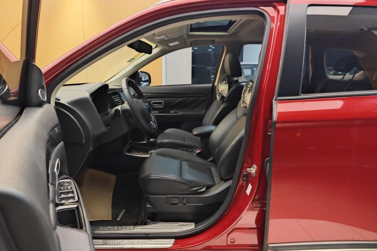 Used Mitsubishi Outlander 2019 2.0L Two-Wheel Drive Comfort Edition 5 Seats China V Standard