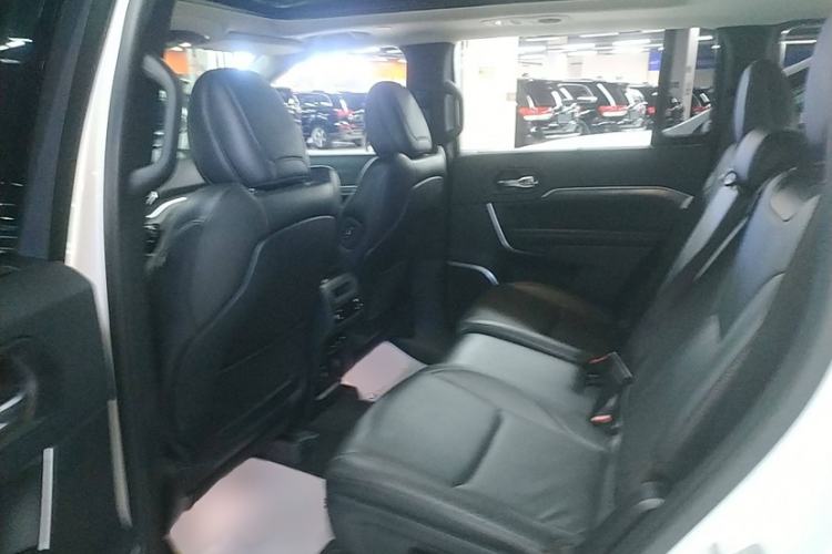 Used  Grand Commander 2018 2.0T Four-Wheel Drive Smart Enjoyment Version China V Emission Standard
