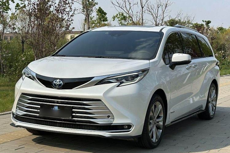 Used Toyota Sienna 2021 2.5L Hybrid Platinum Edition
