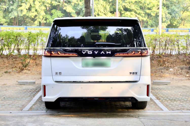 Used VOYAH Dream 2025 PHEV Four-Wheel Drive Prestige Kunpeng Edition
