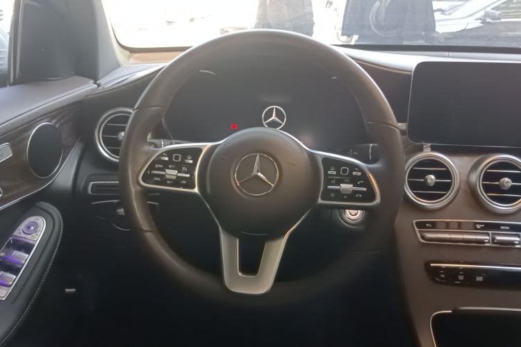 Used Mercedes-Benz GLC 2020 Facelift GLC 260 L 4MATIC Luxury Edition
