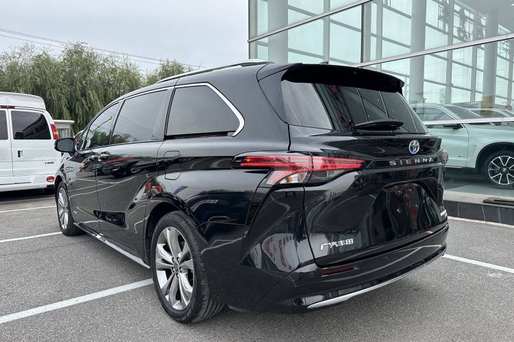 Used Toyota Sienna 2021 2.5L Hybrid Ultimate Edition
