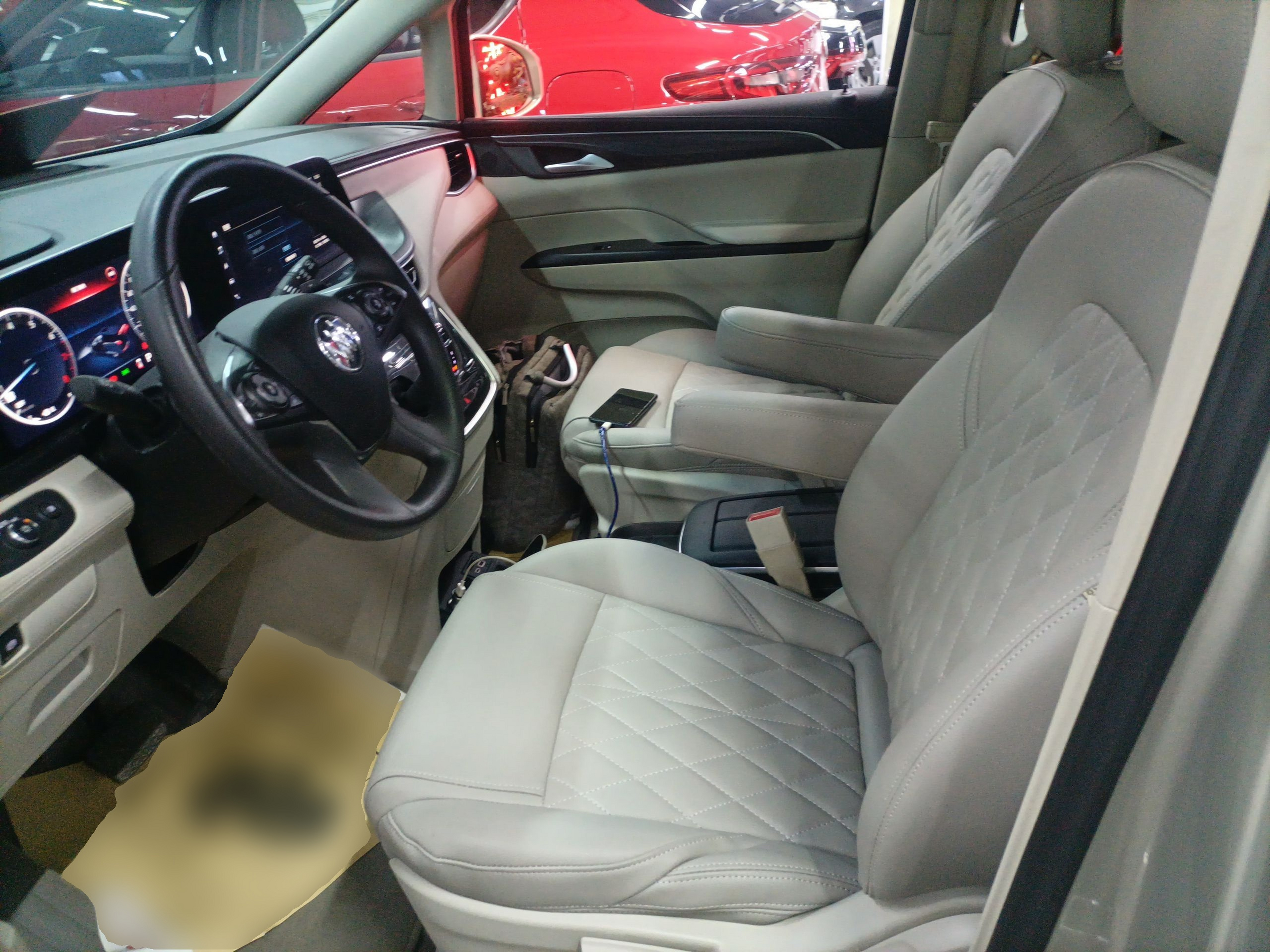 Переднее сиденье в автомобиле