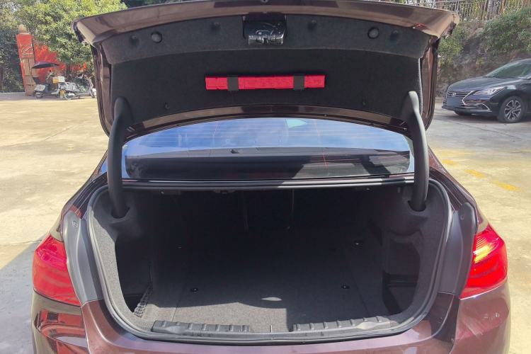 Used BMW 3 Series 2016 320Li Ambition Model
