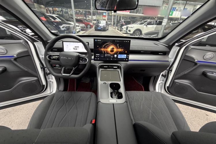 Used Chery Tiggo 8 PLUS 2025 290TGDI DCT Luxury 7-Seater
