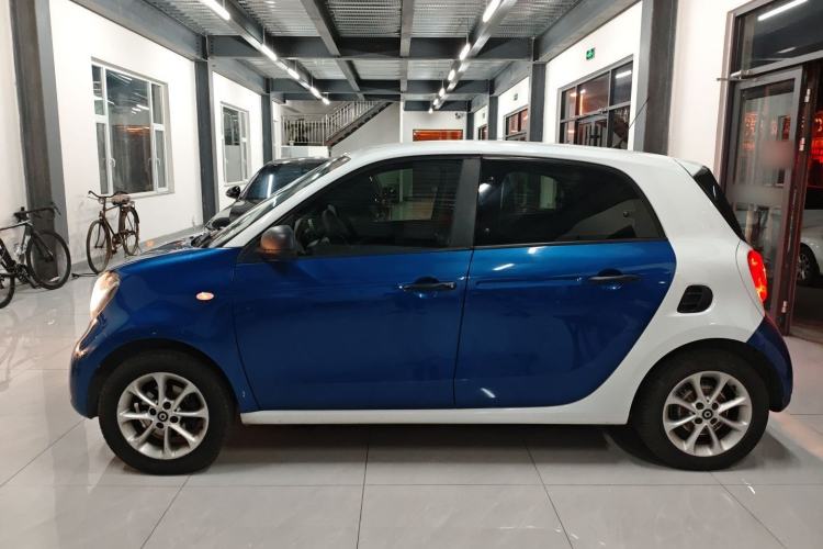 Used  forfour 2016 1.0L 52 kW Dynamic Edition
