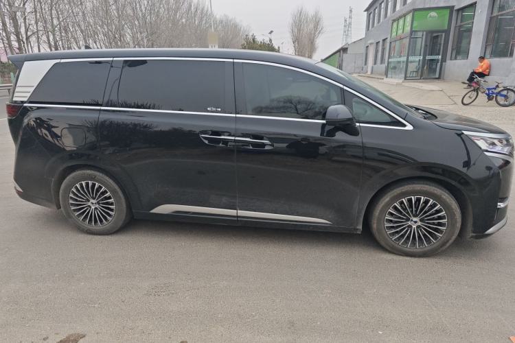 Used Denza D9 2022 DM-i 1040 Prestige Model