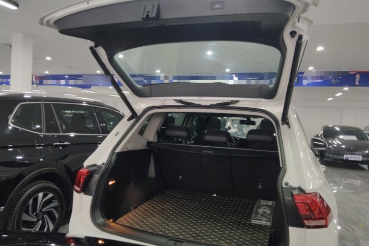 Used Volkswagen Tiguan L 2022 330TSI Automatic Two-Wheel Drive Smart Edition
