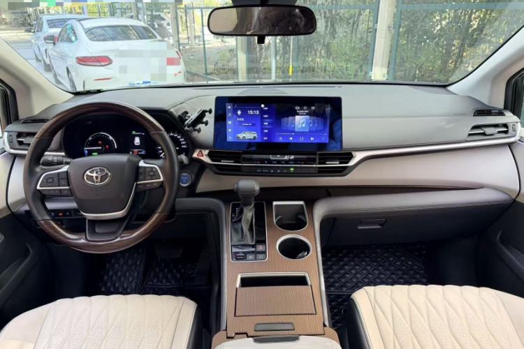 Used Toyota Sienna 2021 2.5L Hybrid Comfort Edition
