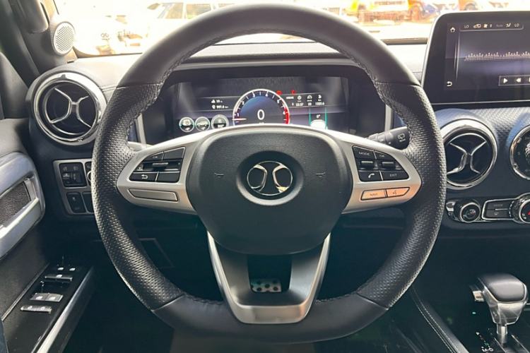 Used Beijing Auto BJ40 2019 PLUS 2.3T Automatic Four-Wheel Drive Premium Edition China VI
