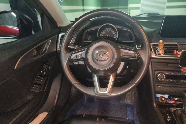 Used Mazda Mazda 3 Axela 2017 Hatchback 2.0L Automatic Luxury Model Emission Standard China V
