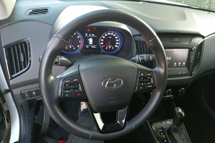 Used Hyundai ix25 2017 1.4T Automatic Smart Version
