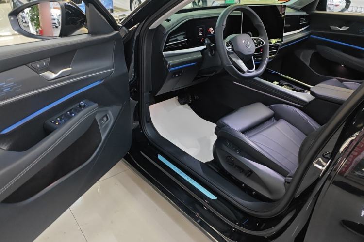 Used Volkswagen Passat 2025 Pro 380TSI Starry Dragon Edition
