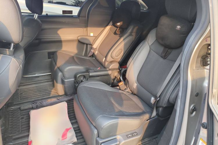 Used Toyota Sienna 2021 2.5L Hybrid Ultimate Edition
