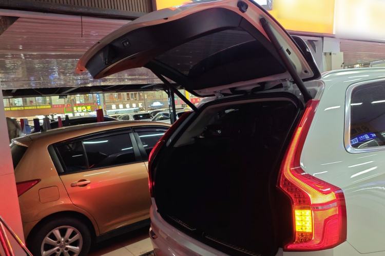 Used Volvo XC90 2019 T6 Zhiyi Edition 7-Seater China VI Standard
