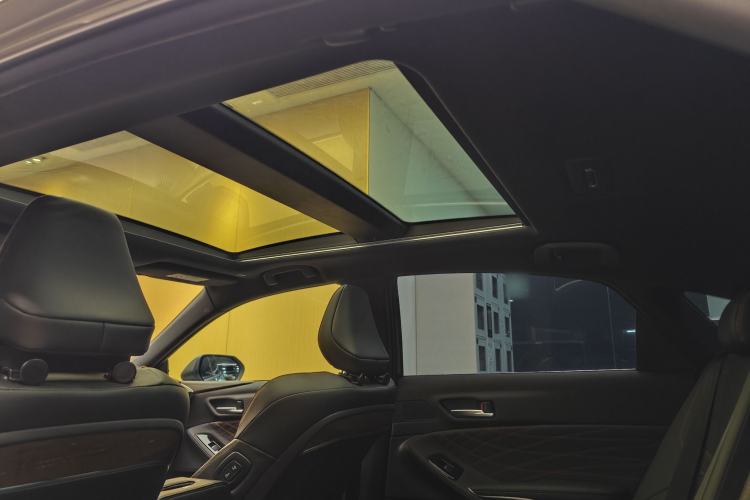 Used Toyota Avalon 2024 Dual-Motor 2.0L Luxury Edition