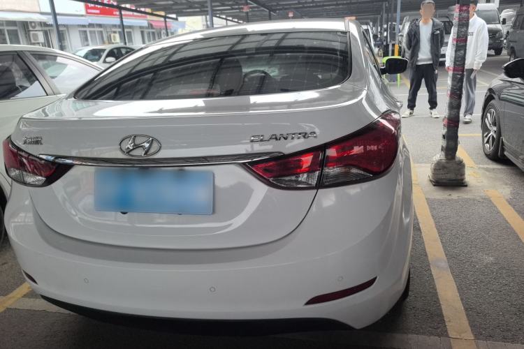 Used Hyundai Elantra 2016 1.6L Automatic Smart Version
