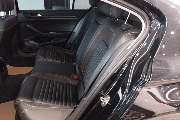 Used Volkswagen Magotan 2020 330TSI DSG Leading Model
