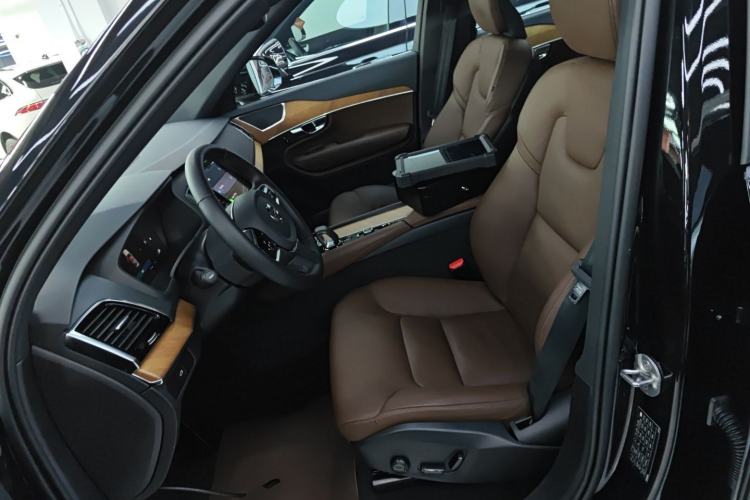 Used Volvo XC90 2024 B6 Zhiyi Luxury 7-Seater
