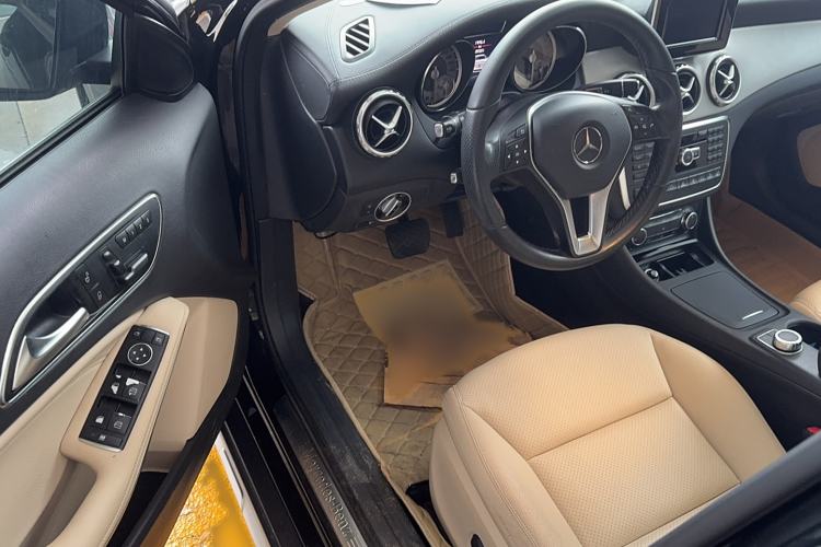 Used Mercedes-Benz GLA 2015 GLA 220 4MATIC Fashion Model